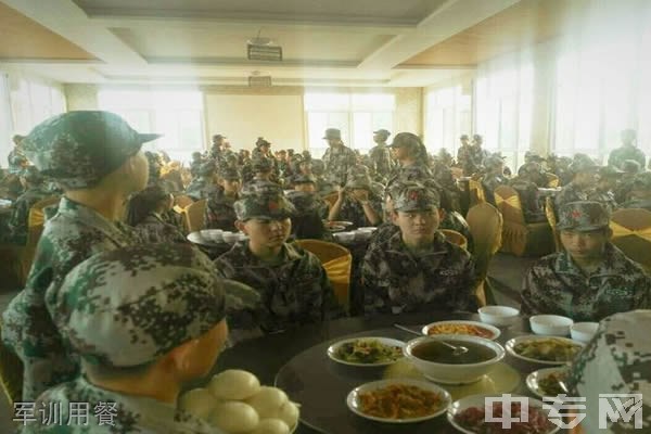 富平城乡建设高级职业中学（王寮职中）军训用餐