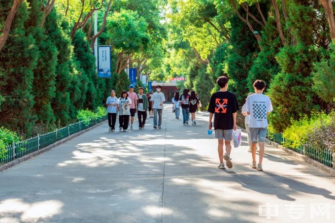 兰州外语职业学院(中专部)道路