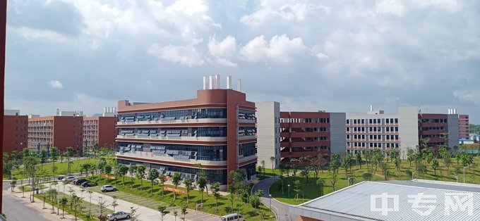 广西医科大学附设玉林卫生学校教学楼组团