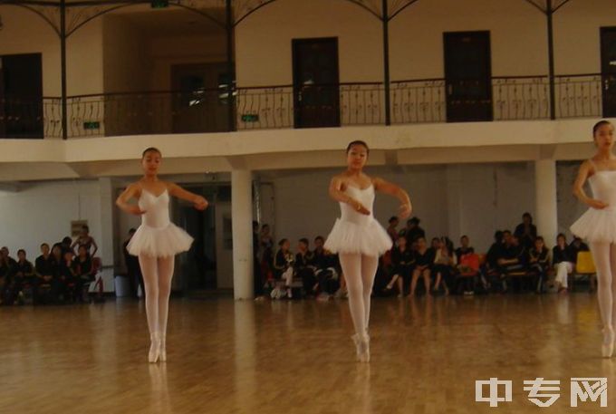 大连国际舞蹈学校舞蹈照片