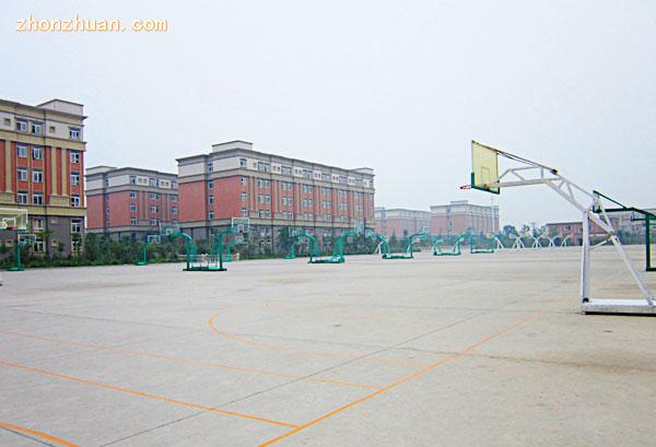 四川联合经济专修学院-四川联合学院-学校篮球场