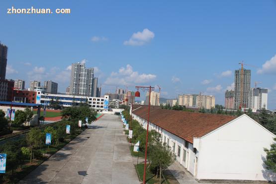 四川省阆中东南航空职业学校-阆中东南航空学校-学校内景