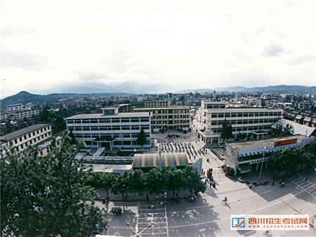 四川凉山卫生学校-校园全景