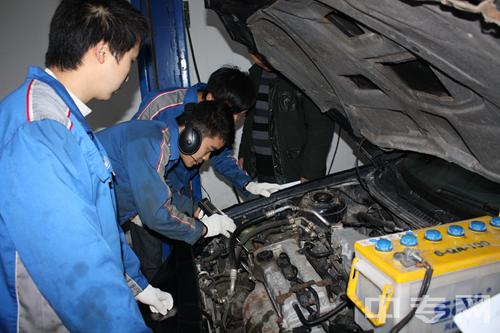 贵州航天职业技术学院[专科]汽车应用与维修实训2