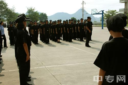 贵阳警校-新生训练《女子方队》