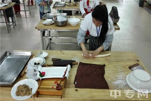 贵阳市女子职业学校(贵阳旅游学校)-市烹饪大赛面点比赛场地及作品