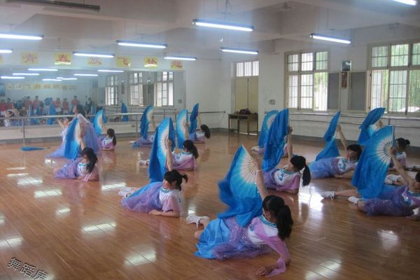 杨陵区职业技术教育中心舞蹈房