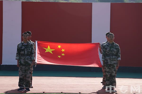 文山七都职业学校-升旗