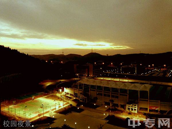 四川省卫生学校-校园夜景