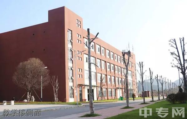 贵州航空工业技师学院(贵航高级技工学校)-教学楼侧面