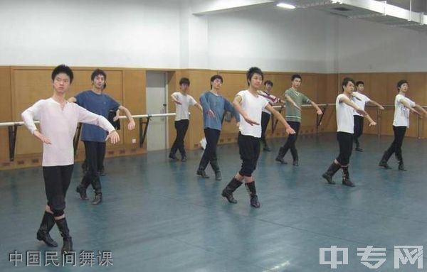 成都市文化艺术学校-中国民间舞课