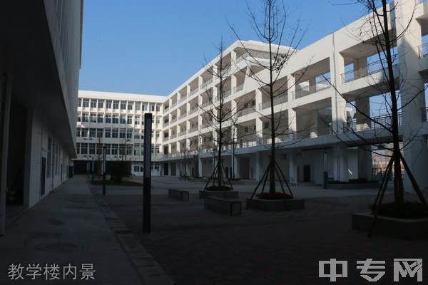 成都信息技术学校-教学楼内景