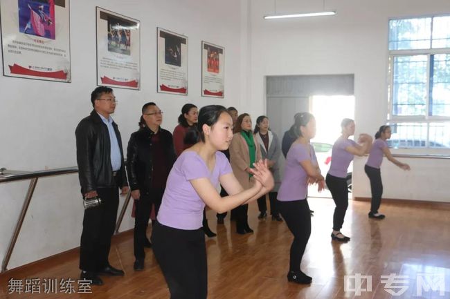 四川省绵阳职业技术学校-舞蹈训练室