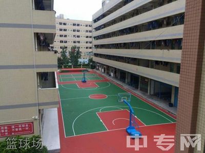 泸州市天桦职业技术学校-篮球场