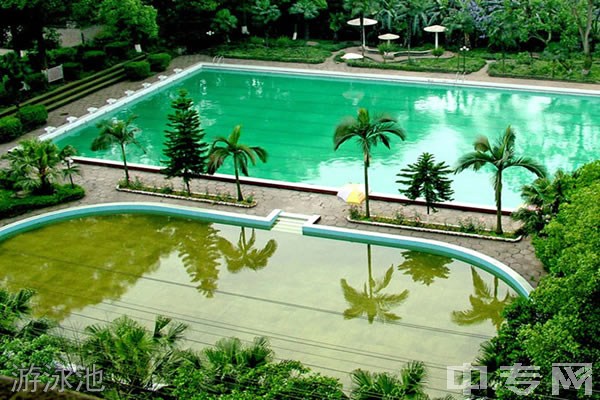 四川化工职业技术学院游泳池