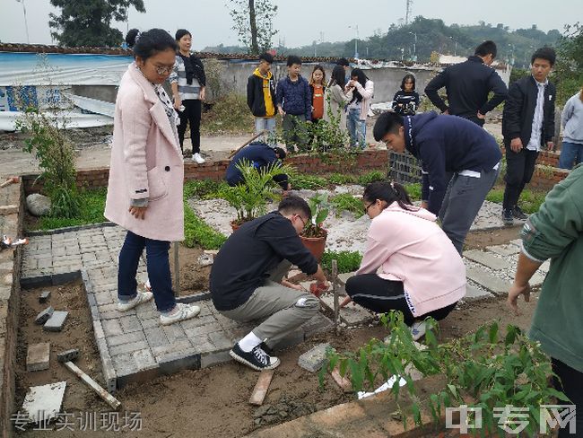 重庆建工学院专业实训现场