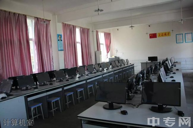 平昌中学计算机室
