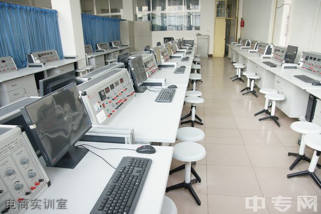 云南省电子信息高级技工学校电商实训室