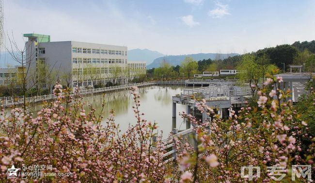 ☆重庆三峡医药高等专科学校成教院-仁心湖