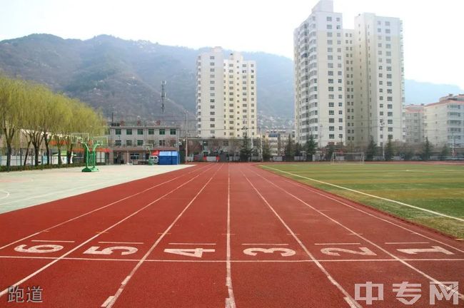 黄龙县中学跑道
