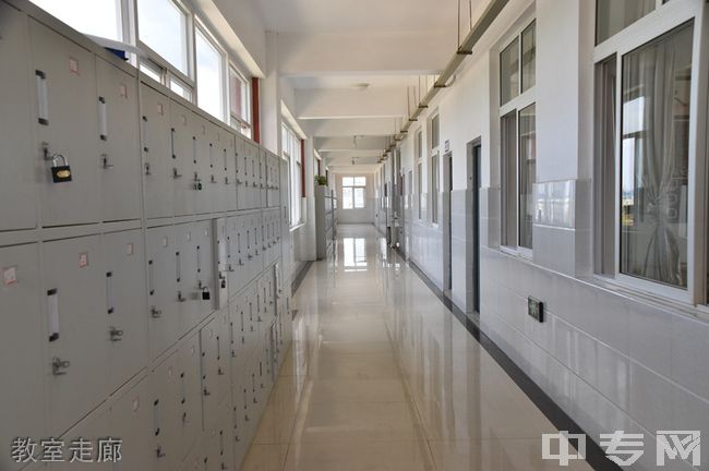 昆明市第三中学空港实验学校[普高]-教室走廊