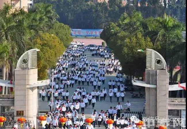 晋江华侨职业中专学校-放学时光