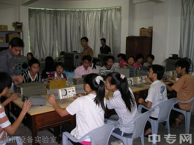 泉州梅山工程学校-通讯设备实验室