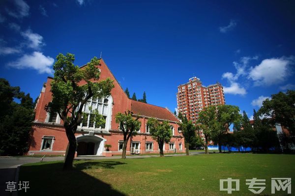 上海理工大学继续教育学院-草坪