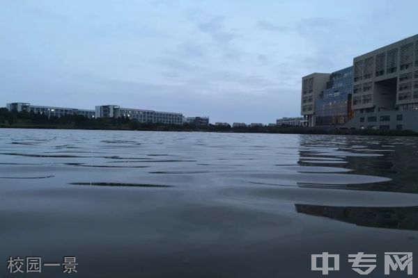 上海海事大学继续教育学院-校园一景