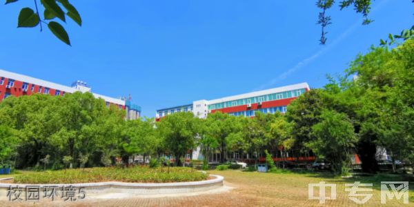 武昌工学院继续教育学院-校园环境5