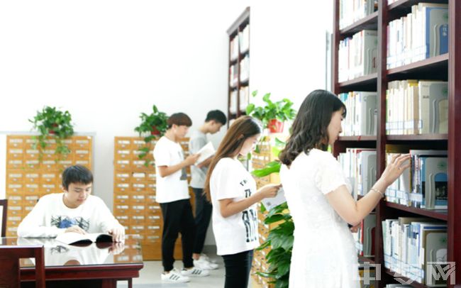 北京青年政治学院-图书馆