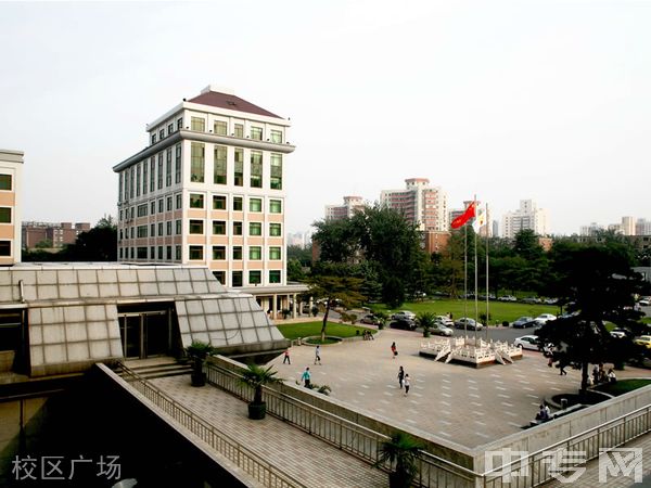 中央财经大学继续教育学院-校区广场