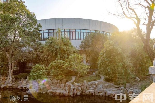 华东师范大学继续教育学院-一角风景