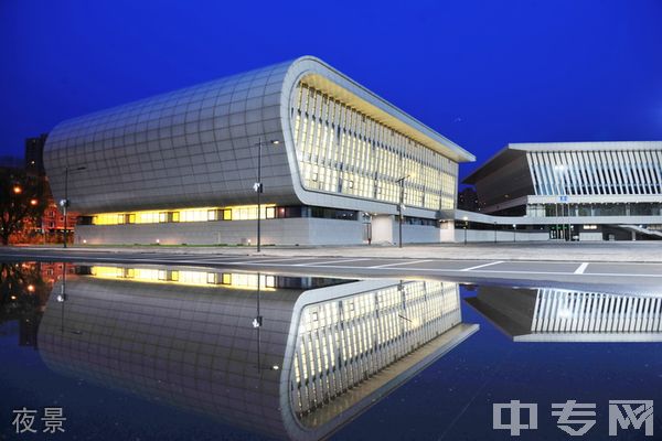 天津财经大学继续教育学院-夜景