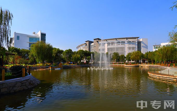 上海商学院地址在哪？电话、网站