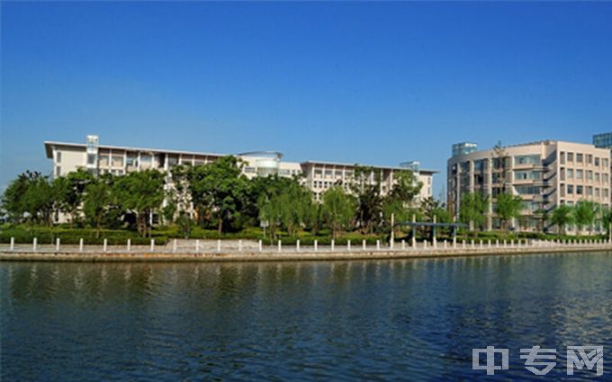 上海政法学院-校园风光