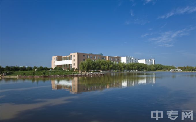 河南科技大学-琴湖公共教学楼