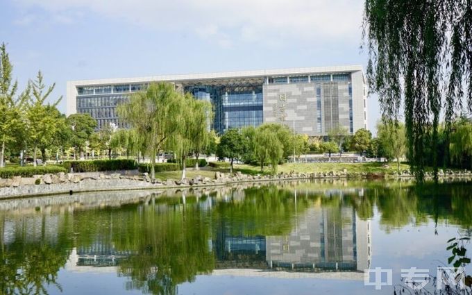 江苏大学环境图片、奖学金介绍