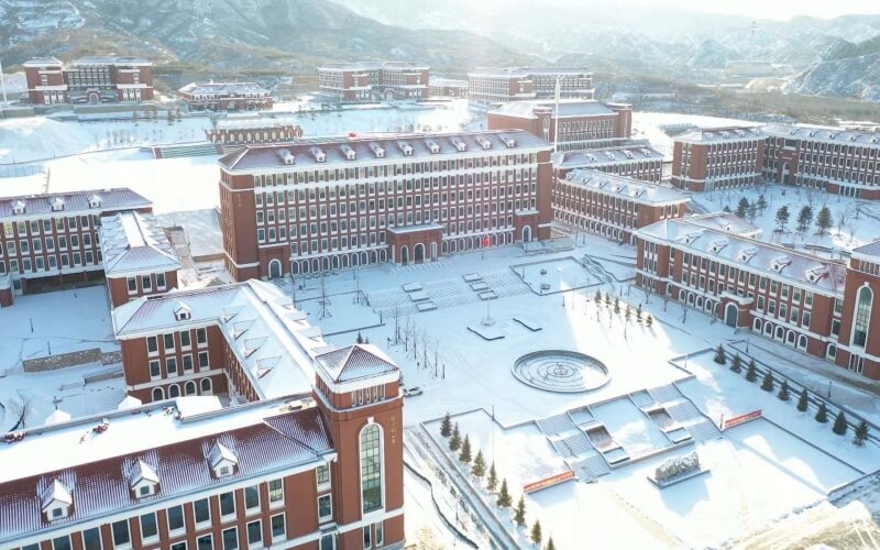 承德应用技术职业学院-雪景