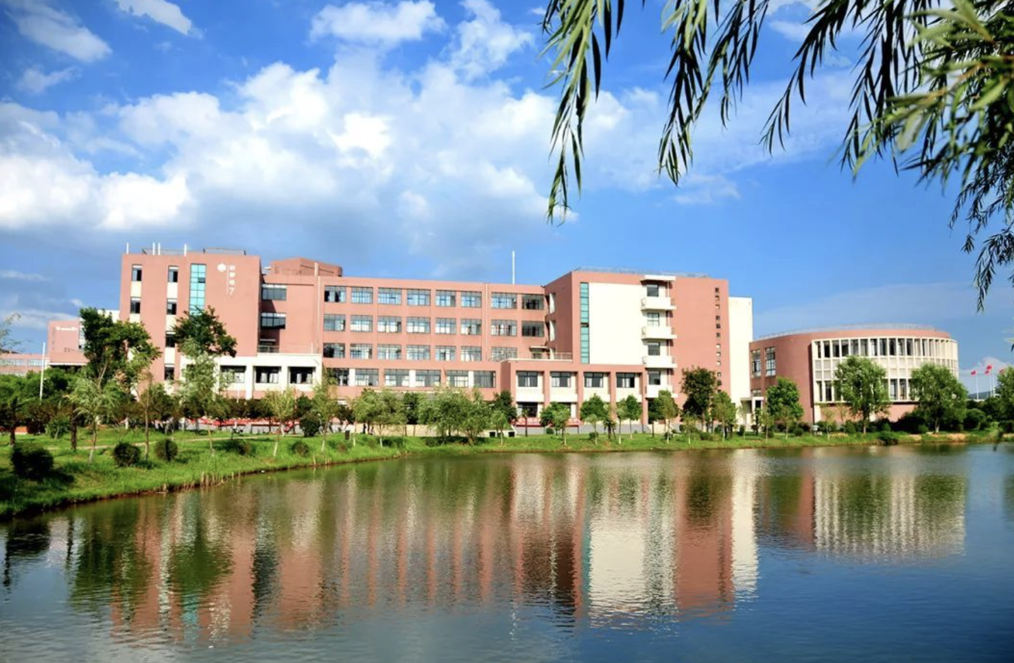 武汉纺织大学风景图片
