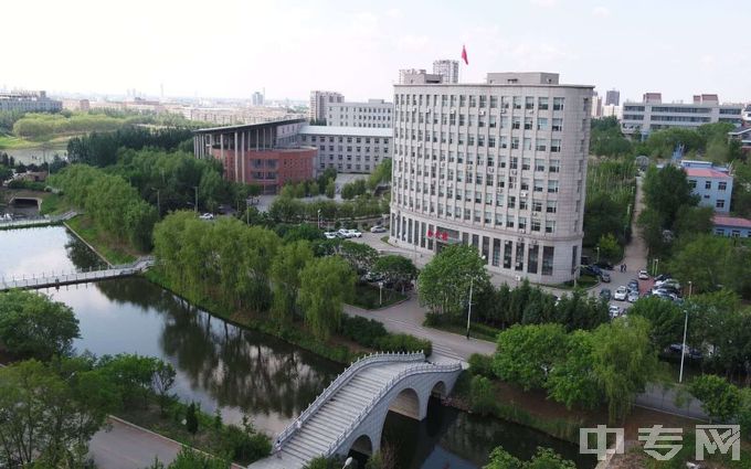 辽宁装备制造职业技术学院是公办还是民办学校？