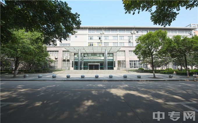 武汉工商学院-实验楼