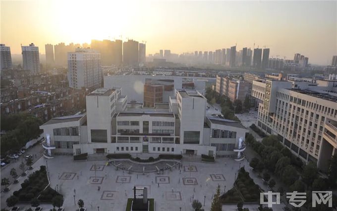 湖北工业大学