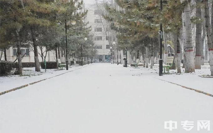 长治医学院-雪景3