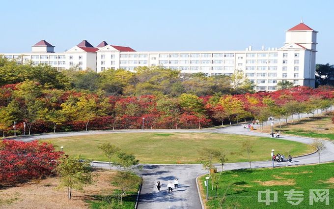 辽宁何氏医学院