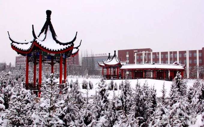 集宁师范学院-雪景