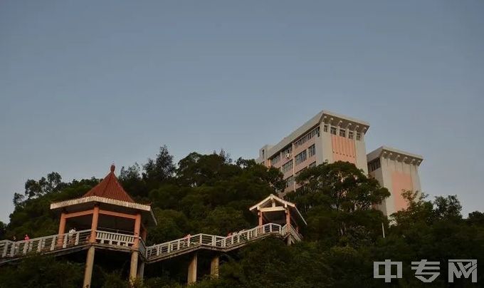 福建技术师范学院-校园一角