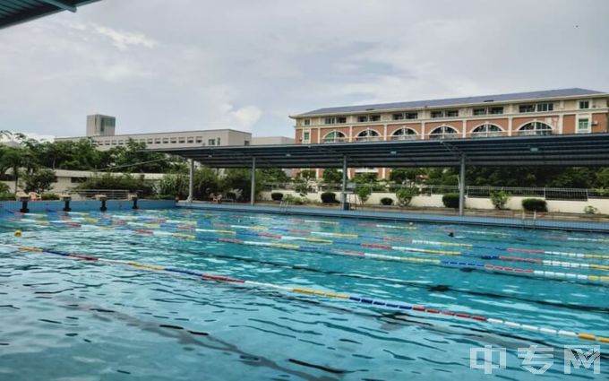海南大学-泳池