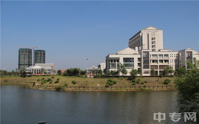 广西科技师范学院-学校美景