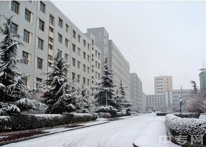 兰州航空职业技术学院-雪景